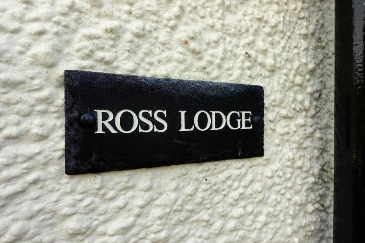 Ross Lodge Comrie Extérieur photo