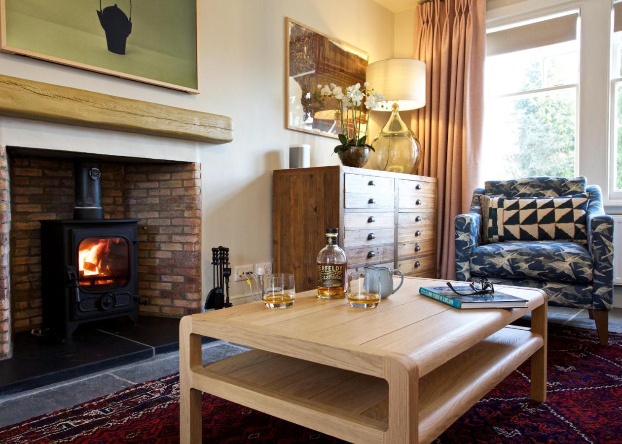 Ross Lodge Comrie Extérieur photo